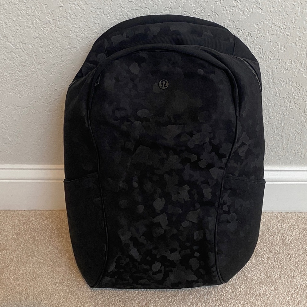 Lululemon Stylish Black Unisex Duffle Bag/Backpack Set - Picture 10 of 16